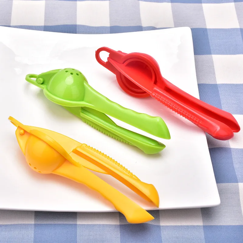 

Manual Lemon Fruit Juicer Machine Orange Squeezer Kitchen Tools Hand Squeezer Vitamer Blender Portable Mini Juice Maker Machine