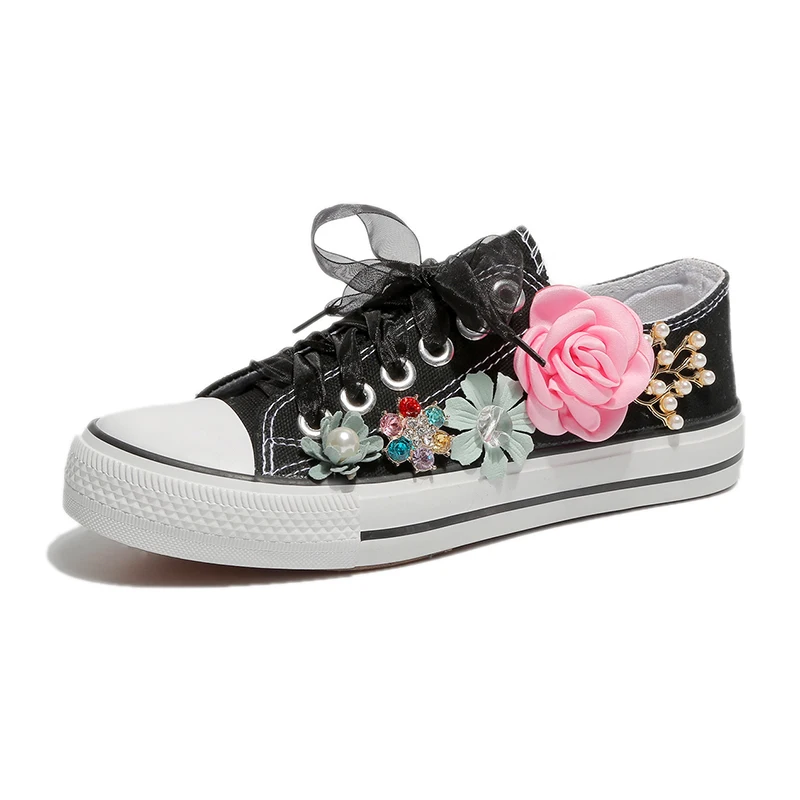 2023 Wholesale Spring and Summer Women's Canvas Shoes Small White Shoes Women's Low Top Handmade Customized Flower Casual Shoes