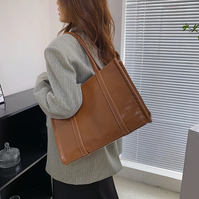 2023 Summer New Tide Women's Bag Solid Color Handbag Hong Kong Style Retro Oil Leather Shoulder Bag Simple Atmospheri Sac A Main