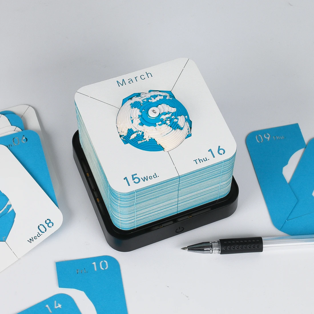 Мини-блокнот с календарём астронавта и земли 2024 цветов