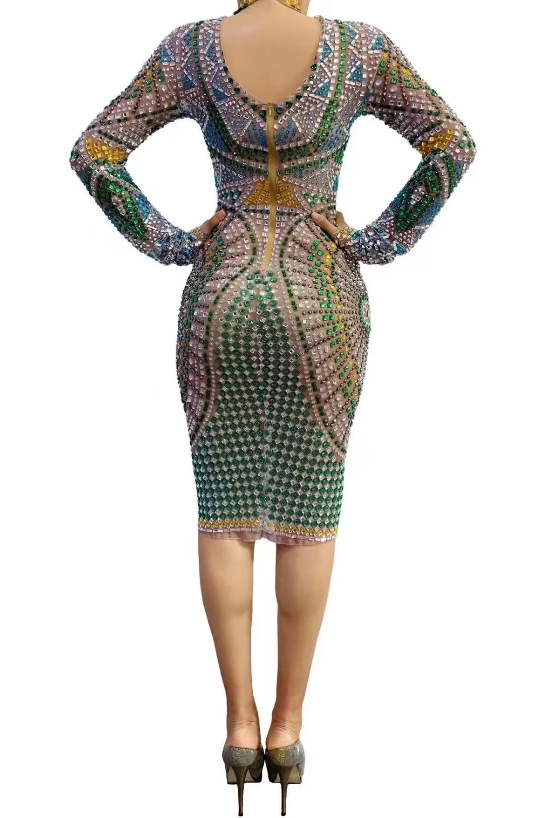 Рисунок 4 - Женский костюм для вечеринки