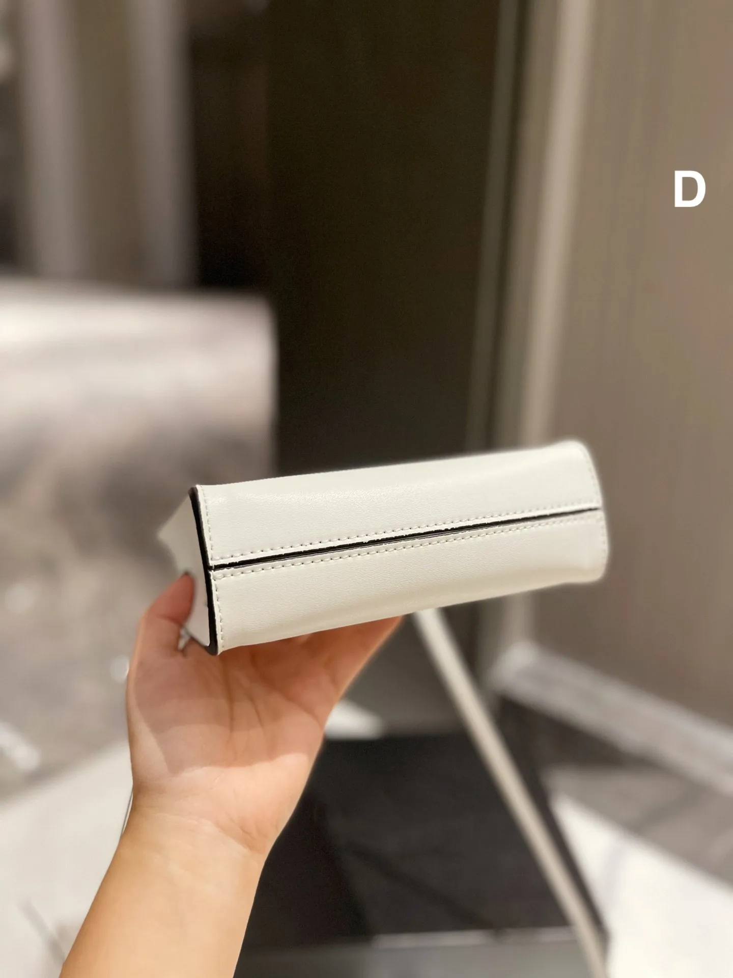 Korean handbag new fashion versatile One Shoulder Messenger small package mobile phone small square bag women's light