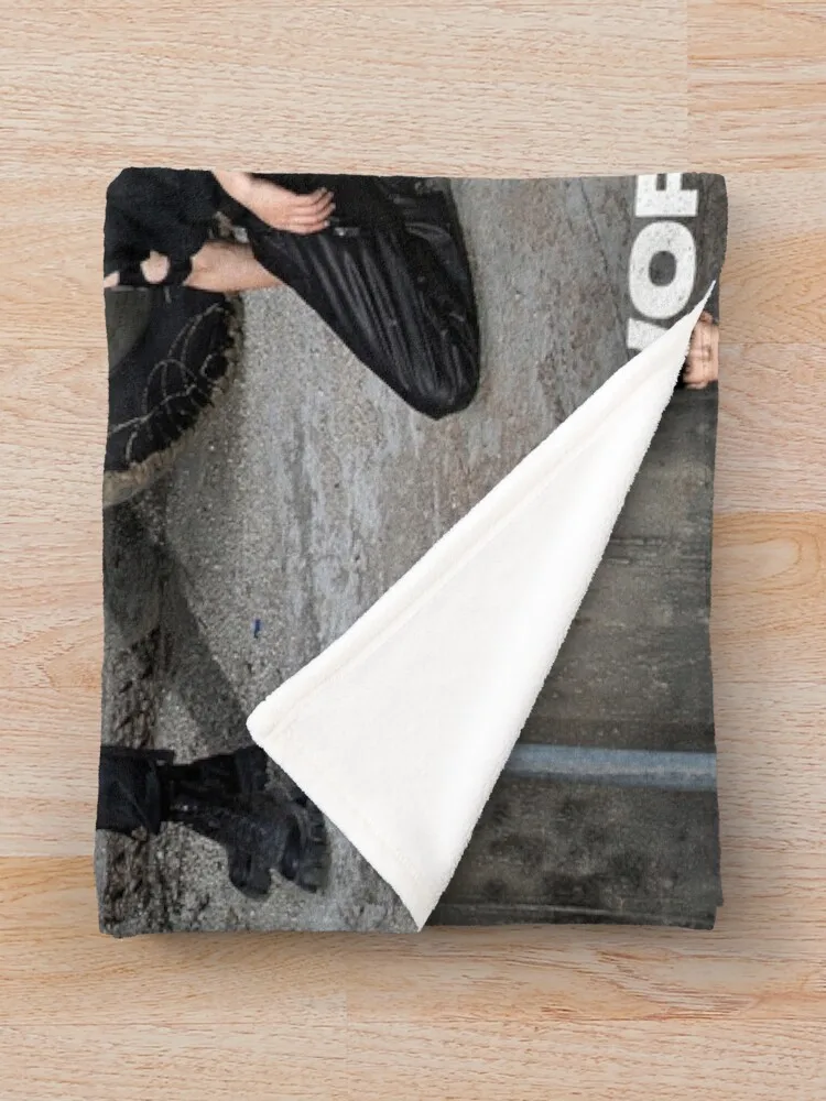 ATEEZ THE WORLD EP.1 : MOVEMENT GUERRILLA плед из флиса