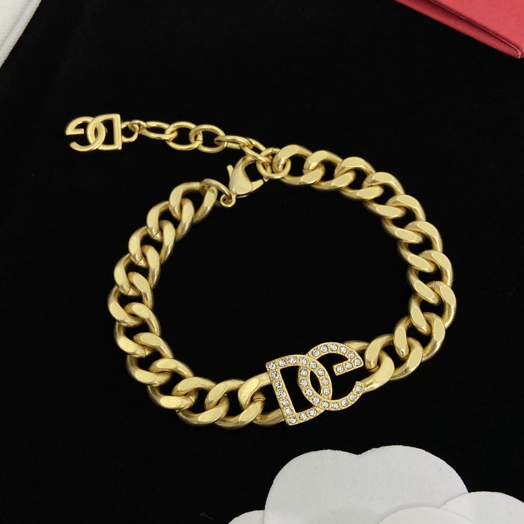 

Trendy Brand Unique Trinity Bracelet For Women Stylish High-End Durable Bracelet Delicate lovely Dainty Gift Versatile Color