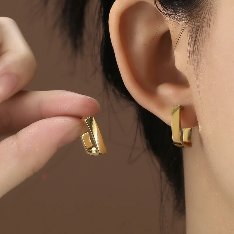 

Gold Color Metal Square Dangle Earrings Hollow Geometric Statement Drop Earrings European Women's Unusual Earrings 2023 new