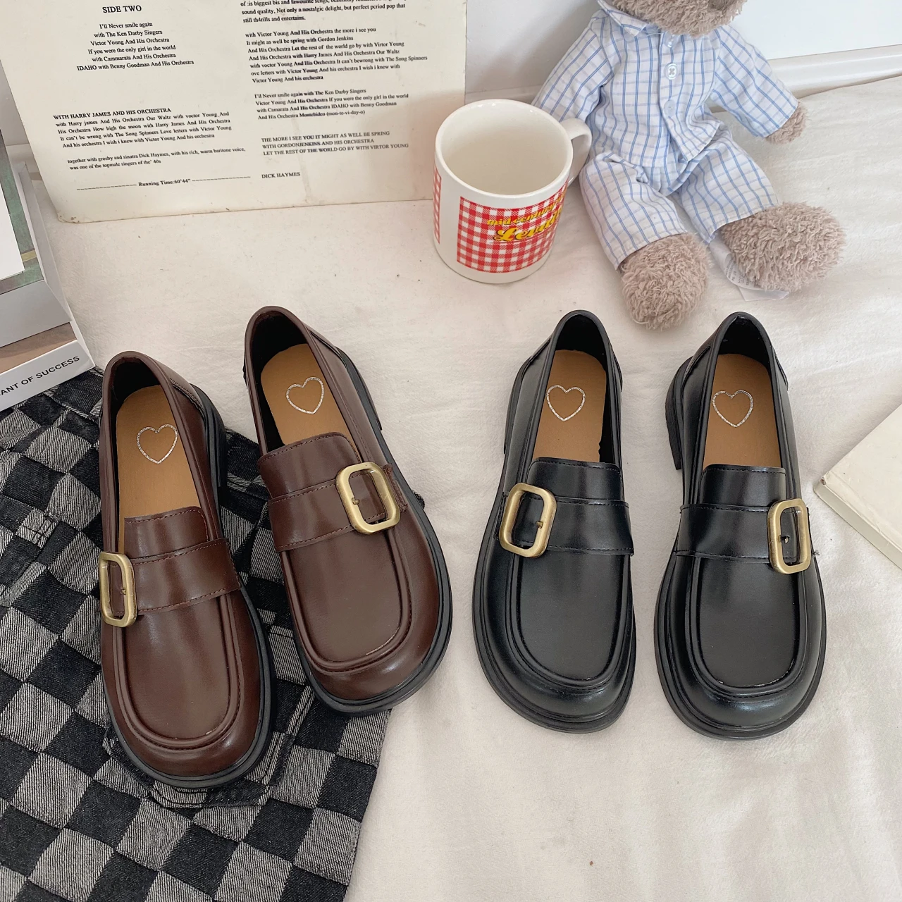 

Shallow Mouth Round Toe British Style Retro Woman Shoes Casual Female Sneakers Flats Oxfords Loafers With Fur Slip-on Preppy Dre