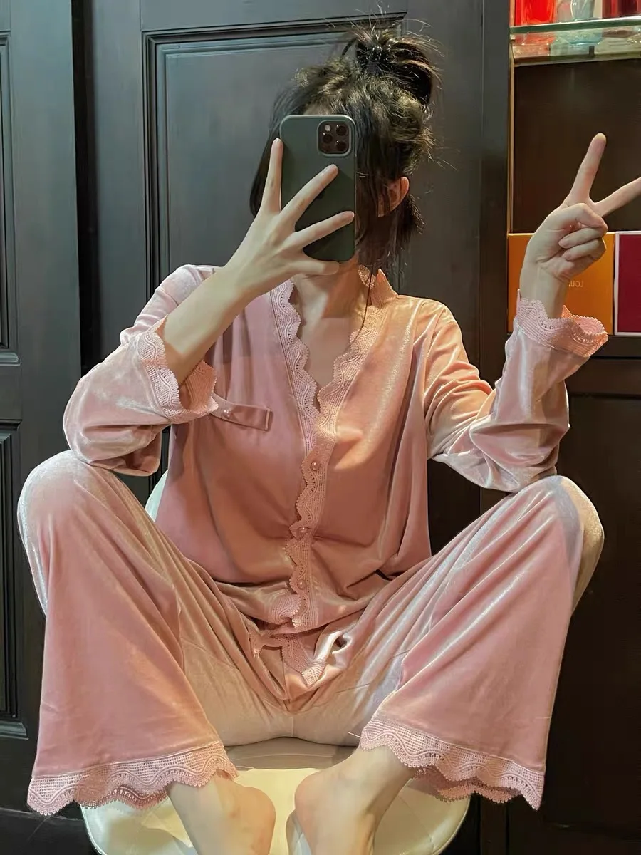 Golden Velvet Pajamas Women's Autumn Winter Long Sleeved Lace Nightwear Sweet Simple Home Clothes Cardigan Fenale Sleepwear
