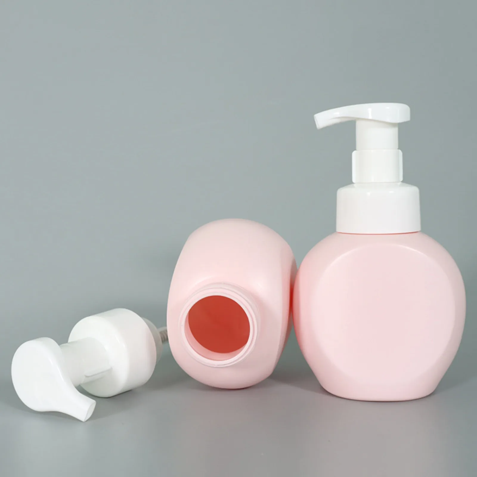 Флакон-дозатор для геля душа и шампуня 300 мл