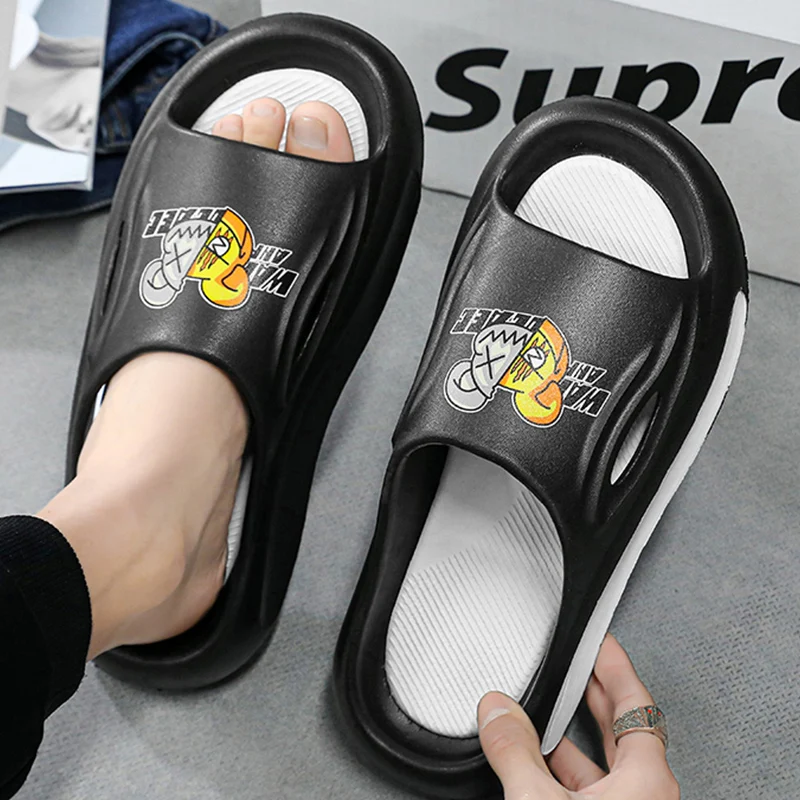 

Мужские Нескользящие шлепанцы на толстой нескользящей подошве, с мультяшным принтом