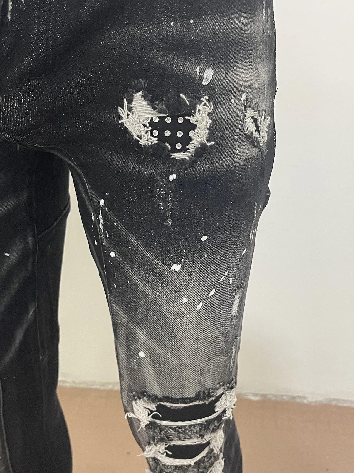 Spring and summer 2023 new style D2 jeans men wash worn holes patch paint splash ink micro-bullet small feet black jeans man