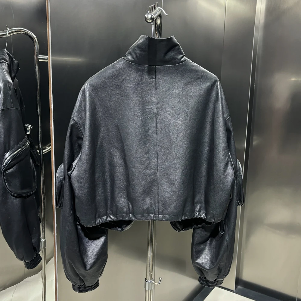 Женская укороченная куртка-пуховик из натуральной кожи черная дубленка большого