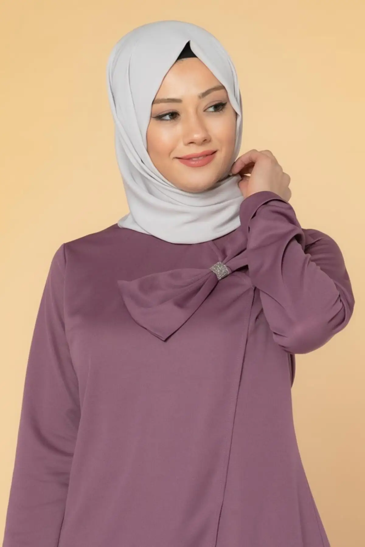 

Women dirty pink bow taylor Binary Team Women's Islamic Team 2021