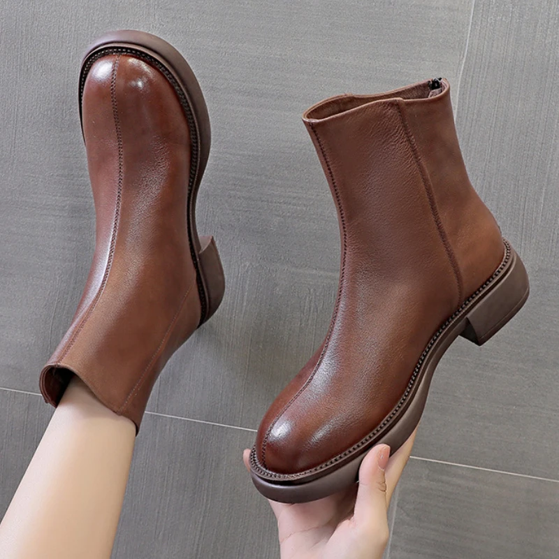 

Женские ботинки из натуральной кожи, на молнии сзади