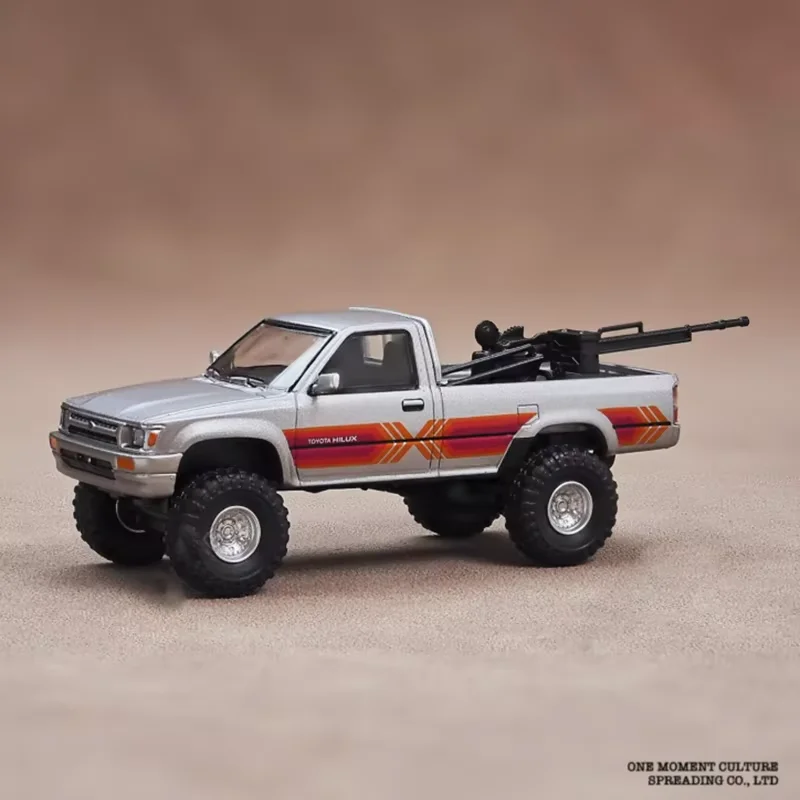 Фото MASSDI масштаб 1:64 HILUX LN107 RN80 пикап внедорожник модель автомобиля из сплава статическое украшение коллекционные подарочные игрушки №5