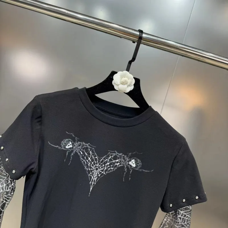 Женская футболка с длинным рукавом круглым вырезом и принтом