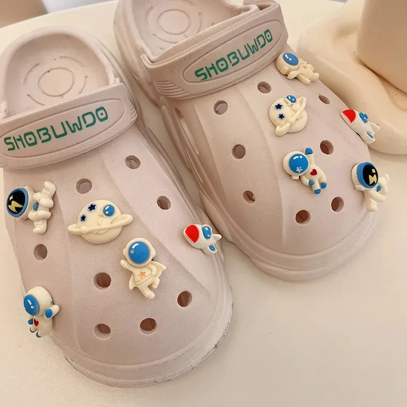 

Diy Мультяшные Подвески Croc астронавт подвески для Crocs креативные Croc сабо аксессуары для сада сандалии Украшение Детские Подарки для девочек