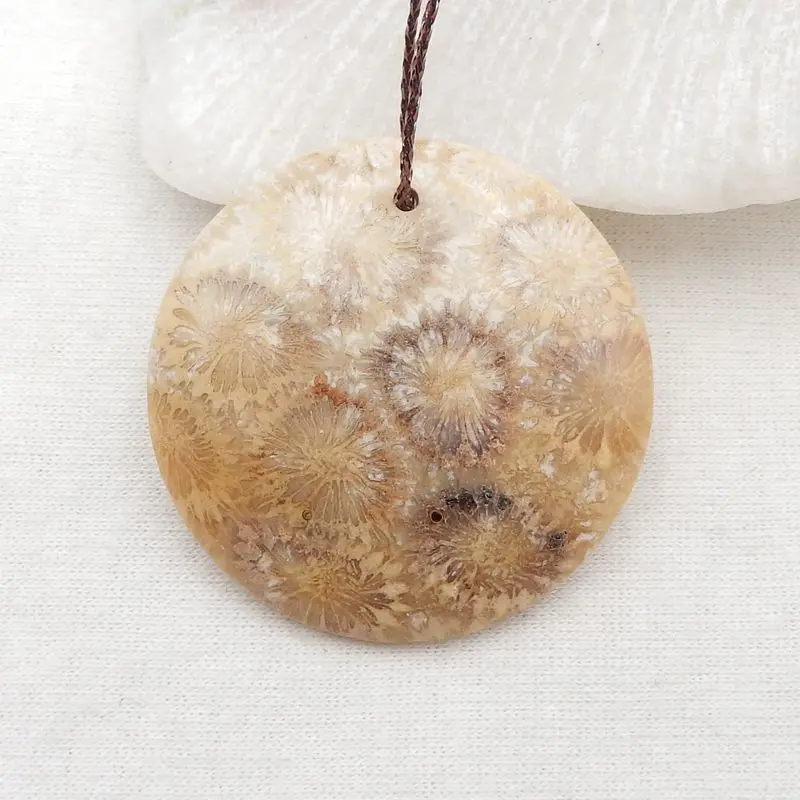 

Natural Stone Indonesian Coral Round Pendant Bead 40x7mm 14g Semiprecious Fashion Jewelry Necklace Accessories