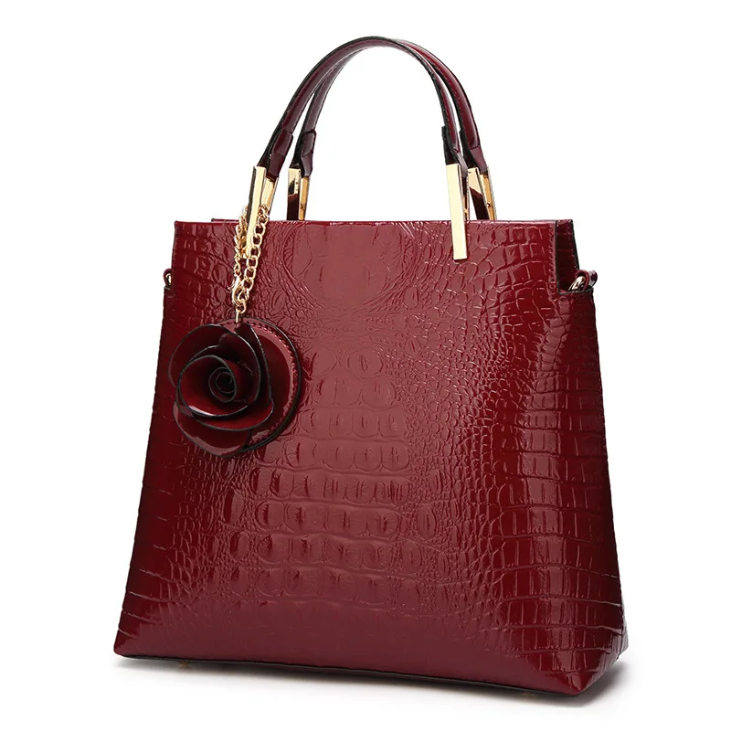 

2023 New Women's Bag Lacquer Leather Crocodile Pattern Handbag Oblique Straddle Shoulder Bag Shell Bag Women's Bag