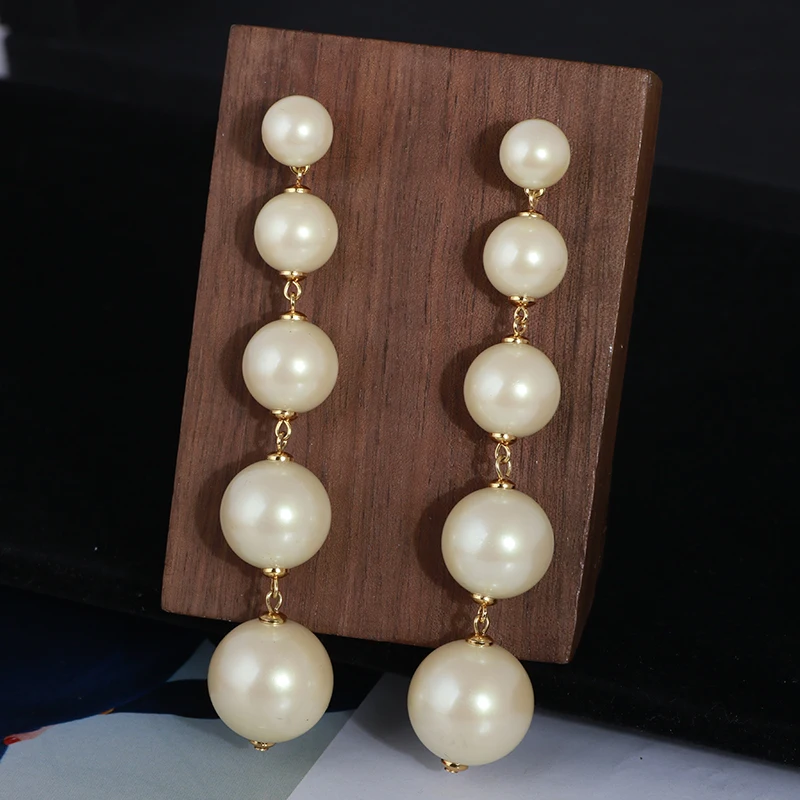 

Европейские и американские новые простые длинные серьги с жемчугом и градиентом