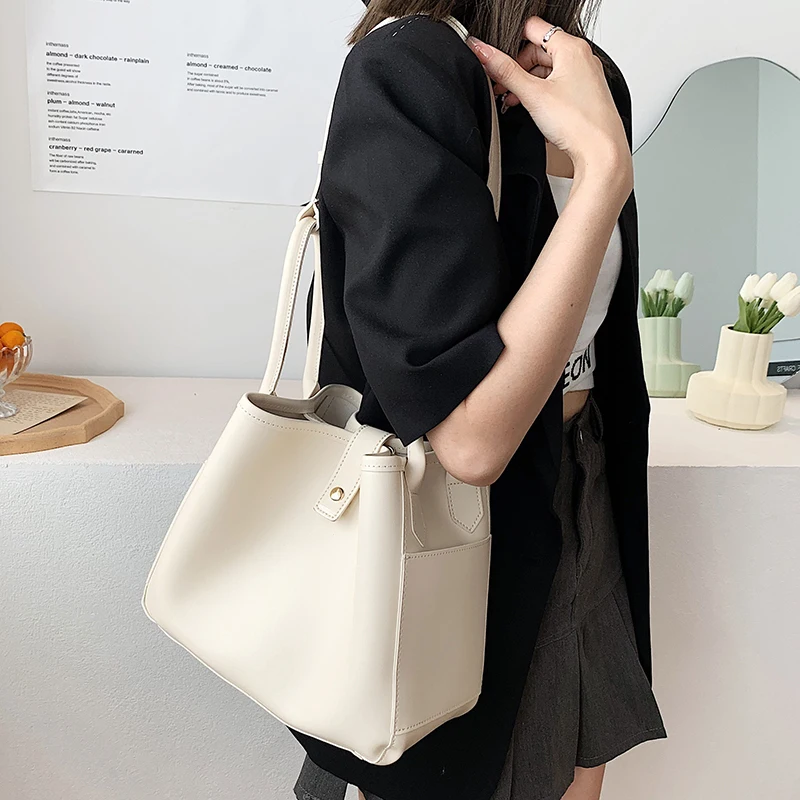 

Designer Pu Leather Women Handbags Bucket Bags High Quality Ladies Small Shoulder Saddle Bag Fashion Female Travel Crossbody Bag