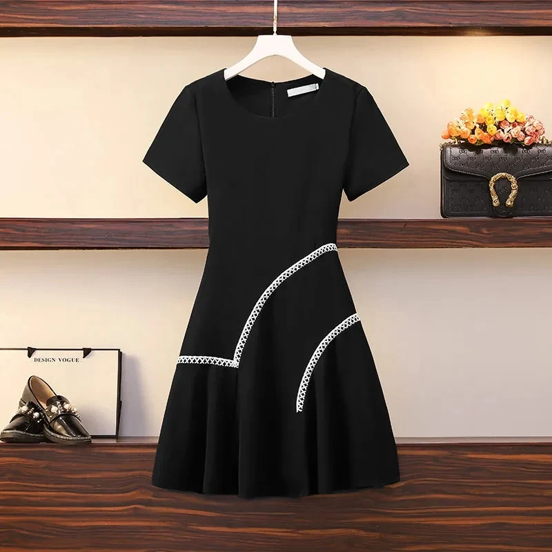 

Женское ДРАПИРОВАННОЕ мини-платье, черное платье контрастных цветов с круглым вырезом и коротким рукавом, лето 2022