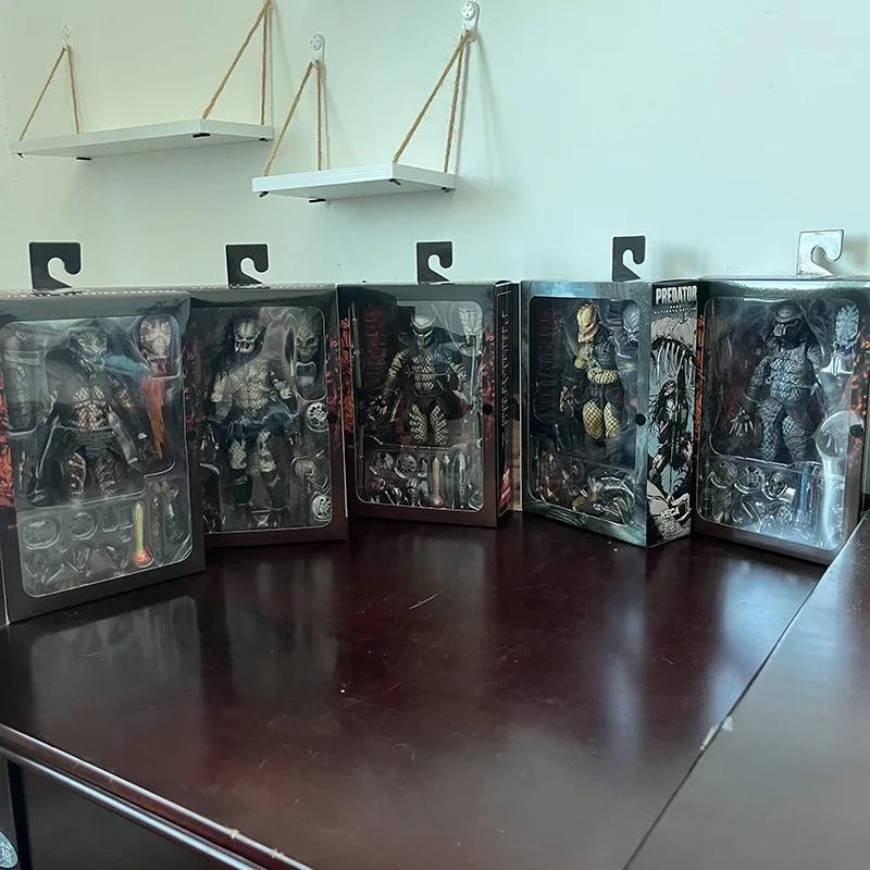 

Original NECA Ahab Ultimate Scout Shaman Warrior Guardian Battle Drmaced City Hunter Jungle Hunter Predators Action Figure Model