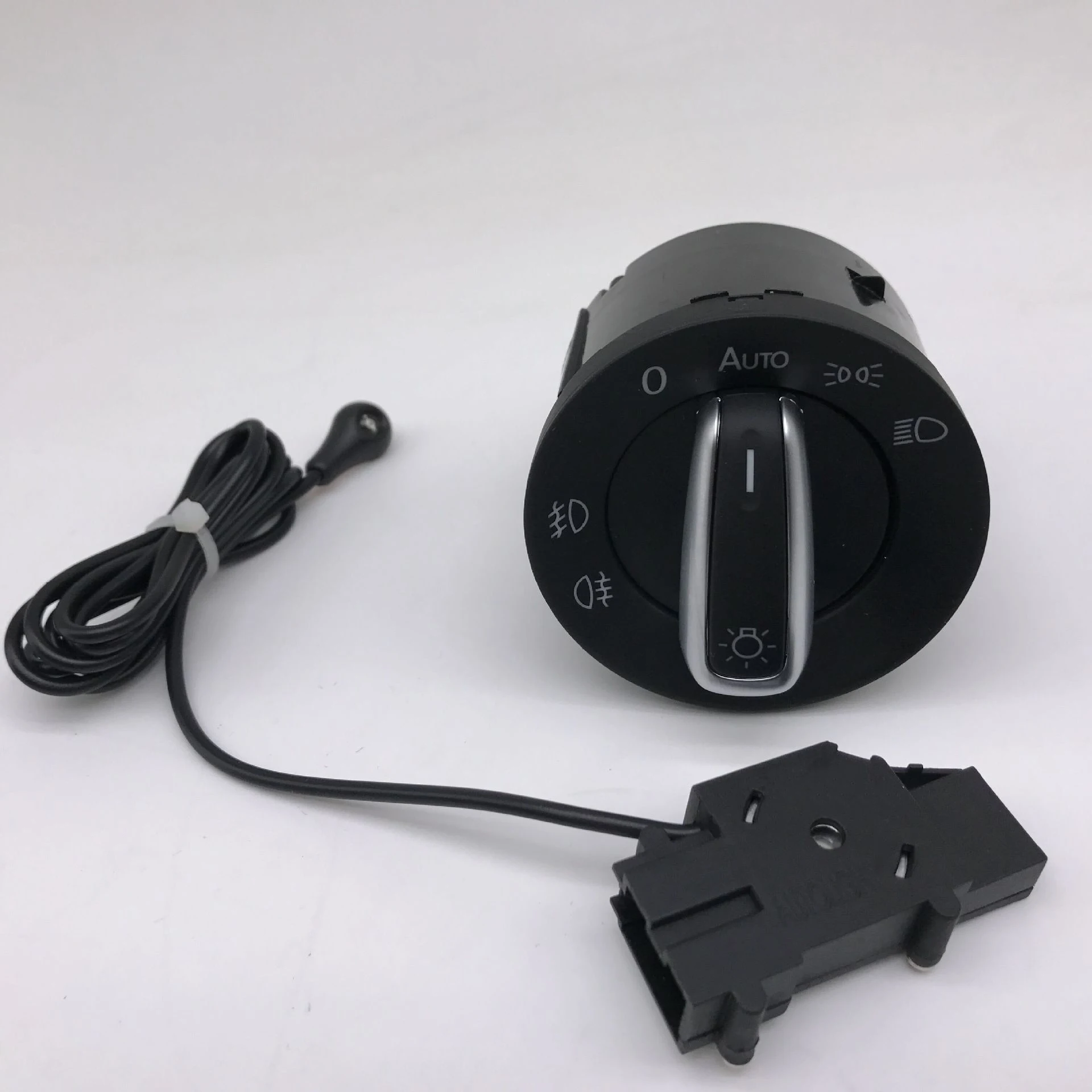 

Suitable for Tiangao Golf 6 Suteng maiteng touan Tiguan automatic headlamp switch 5nd 941 431 B