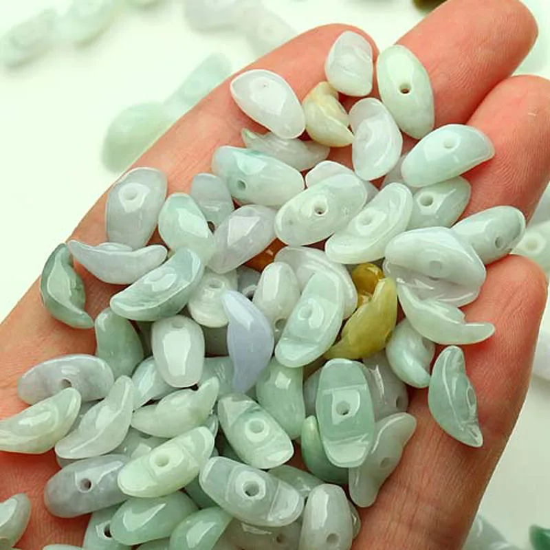 

10pc Natural Emerald Yuanbao Beads Bracelet Pendant Diy Accessories Bangle Charm Jewellery Fashion Hand-carved Luck Amulet