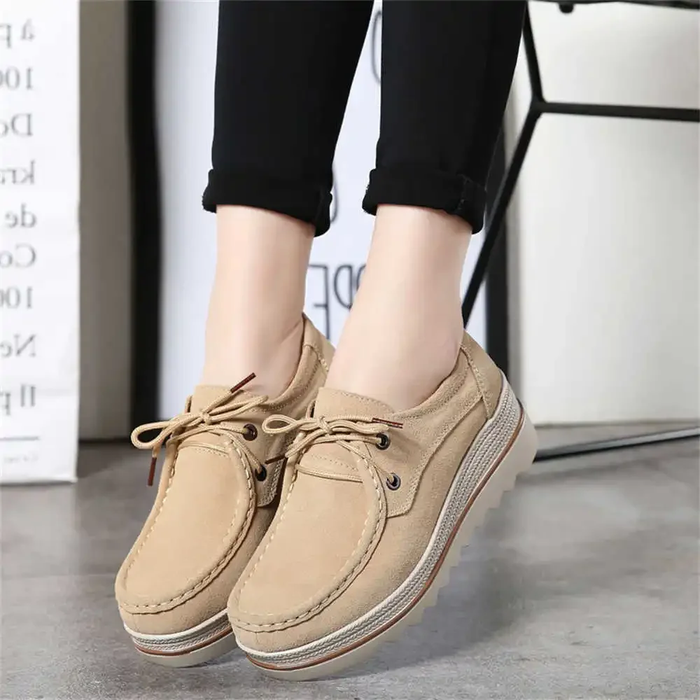 Джутовые спортивные женские кроссовки телесного цвета вулканизированные туфли
