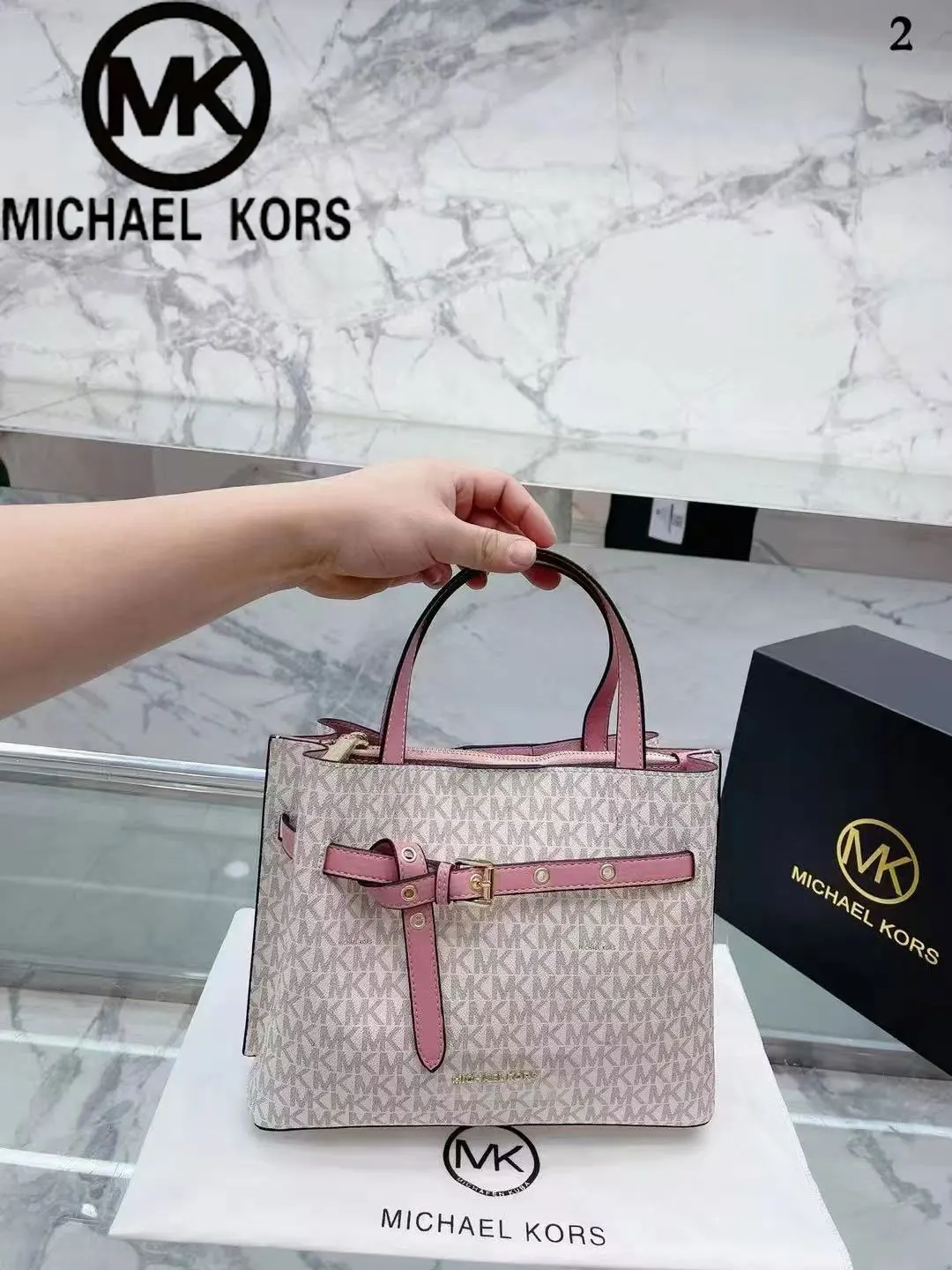 Фото Новая высококачественная женская сумка Michael Kors 2026 года, классический дизайн, большая вместимость, люксовый бренд, стильная повседневная сумка №1