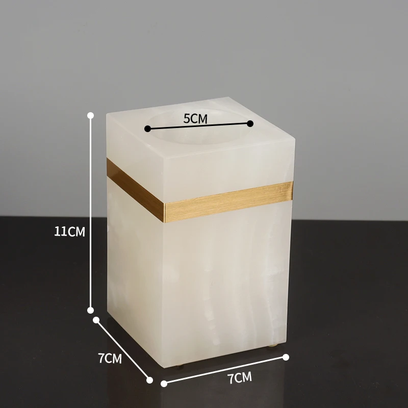 

Набор аксессуаров для ванной из белого мрамора
