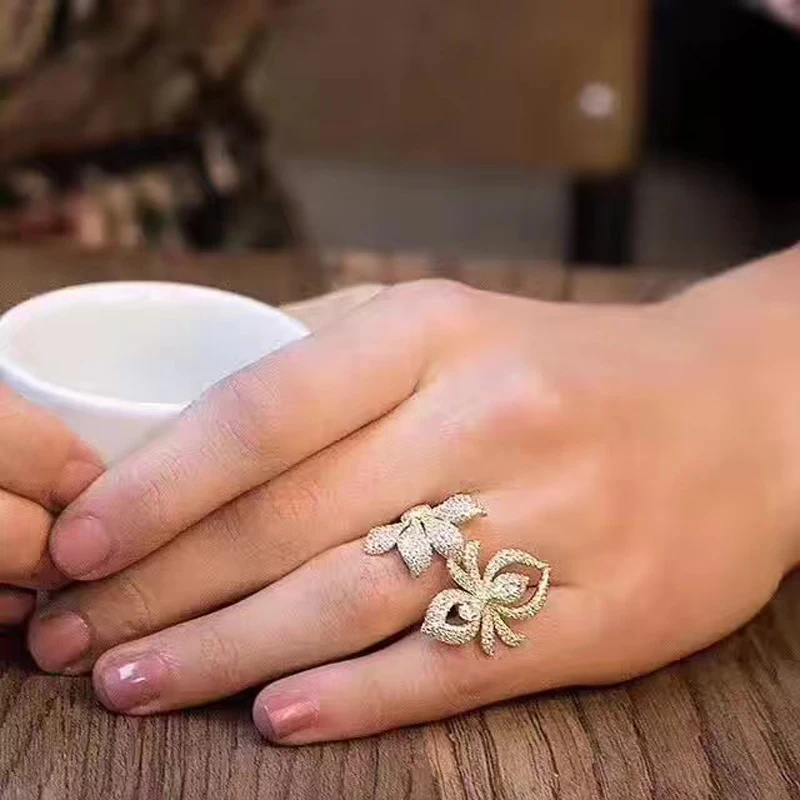 

Fashion European Style Women Adjustable Open Rings Cubic Zircon Cocktail Ring Engagement Gifts White Gold Color R-158
