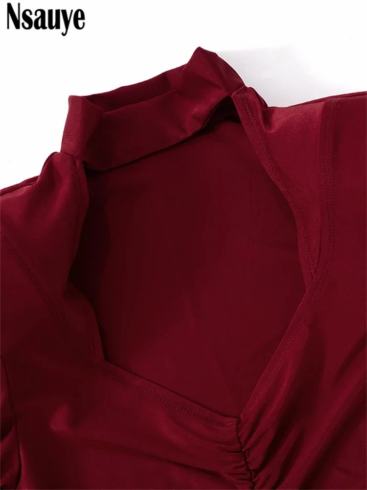 Женское вечернее платье с лямкой на шее