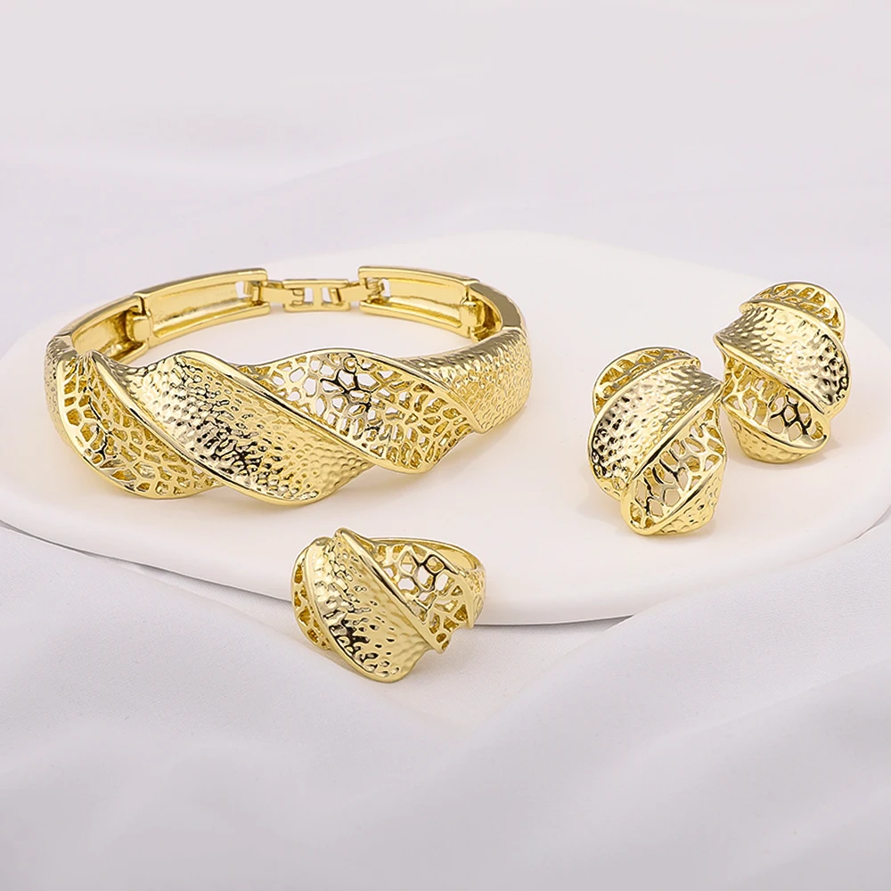 

Dutch Women's Charm Bracelet Ring Earrings Three Set Hollow out Curve Design Fashion Versatile Christmas Gift Free Shipping