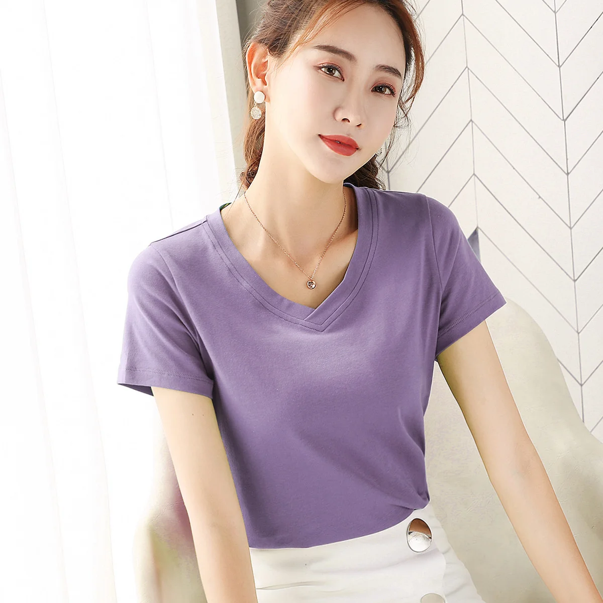 

2023 new women's dress solid color slim simple t-shirt women's short sleeve 1688 thin white T-shirt V-neck T bottom shirt