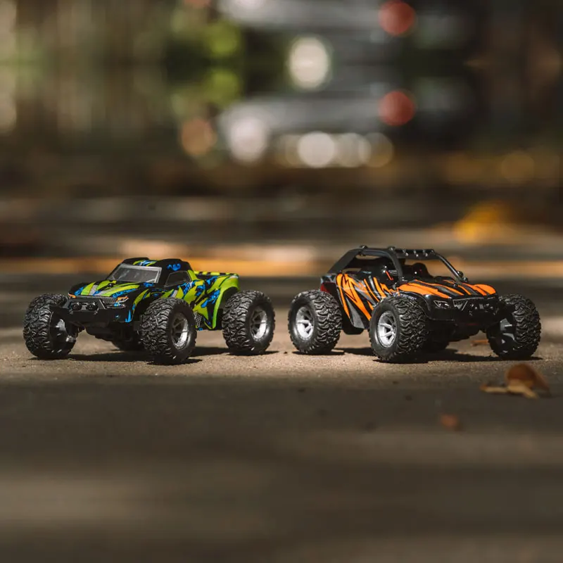 ZWN 1:16 / 1:32 4WD RC автомобиль с светодиодный подсветкой 2 4G Радио пульт дистанционного