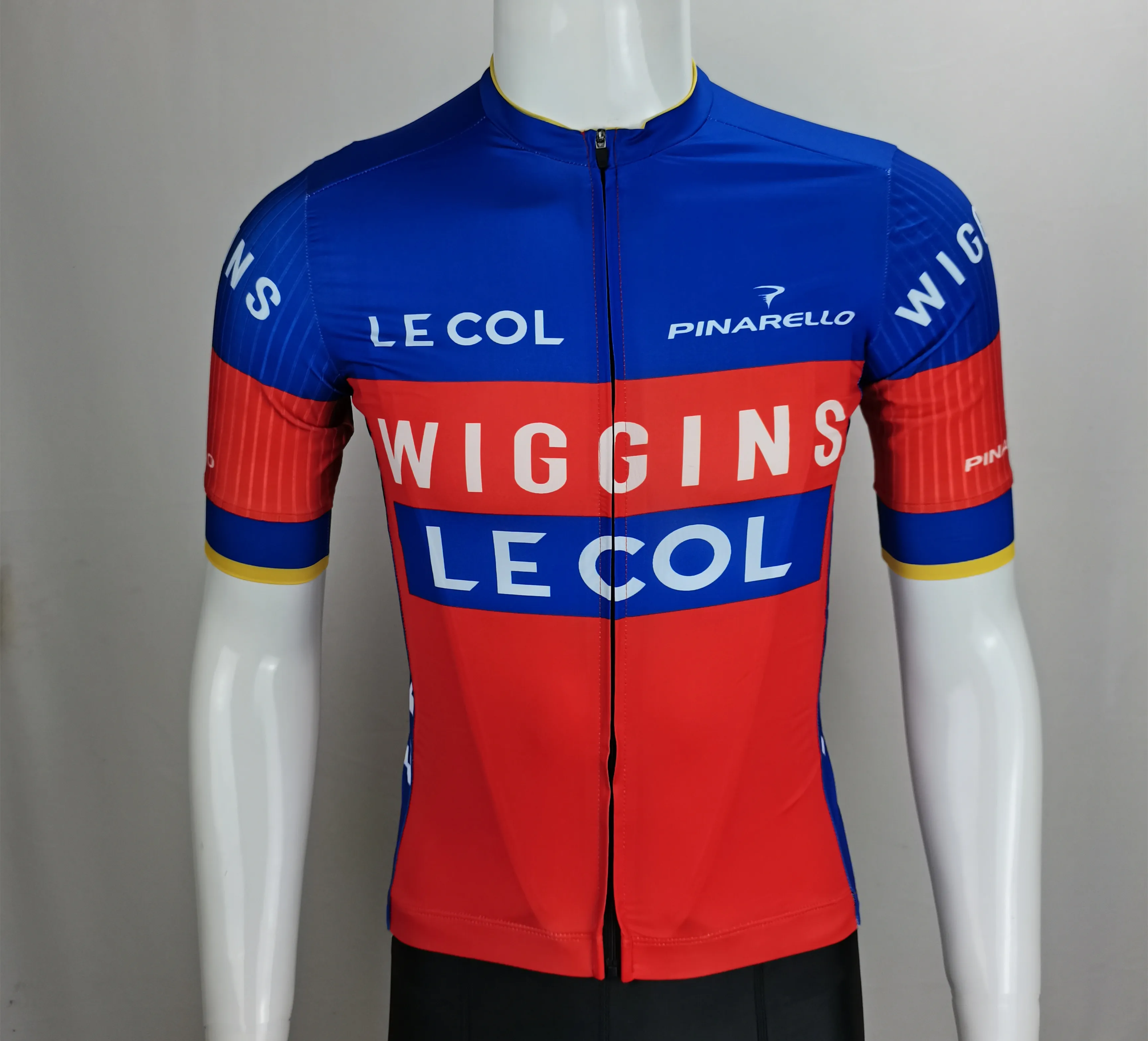 В наличии летняя футболка с коротким рукавом для велоспорта супер дешевая