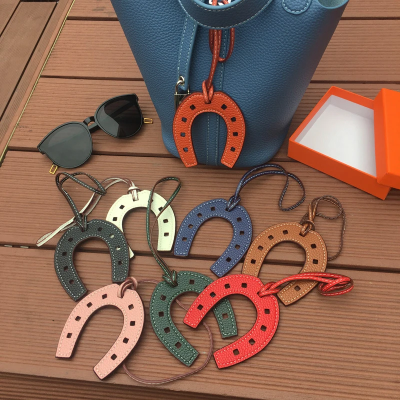 

PU Leather Horse Hoof Horseshoe Keychain Handbag Key Chains Keyring Holder Charm Bag Purse Accessories for Women And Girls