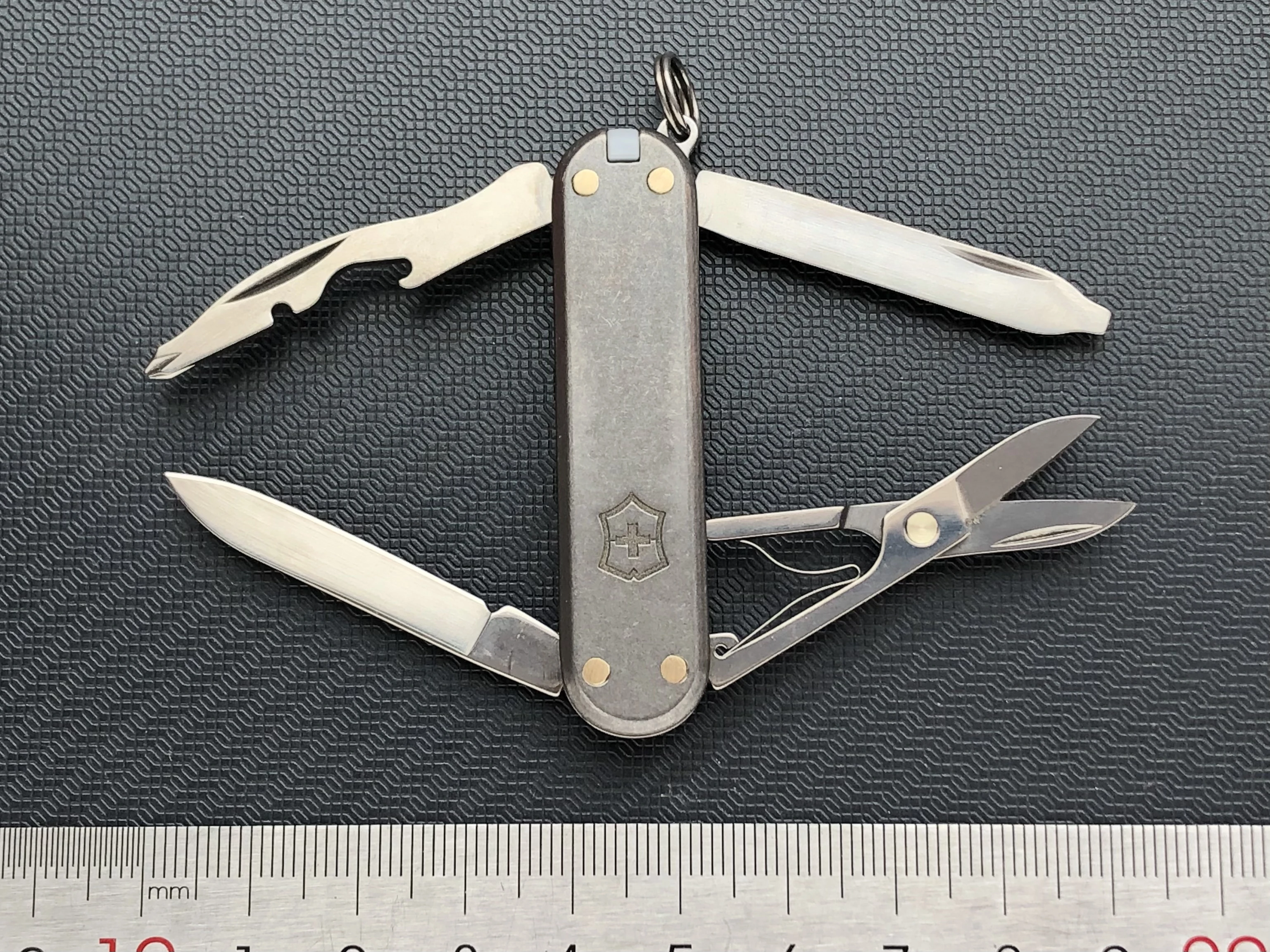 

Custom Swiss Army Knife VICTORINOX 58MM TC4 Titanium Handle 0.6363 Rambler
