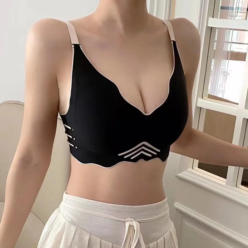 

[Ready Stock] COD Fashion Глубокий V-образный вырез, бесшовное тонкое нижнее белье, Женский беспроводной удобный бюстгальтер пуш-ап с красивой спинкой