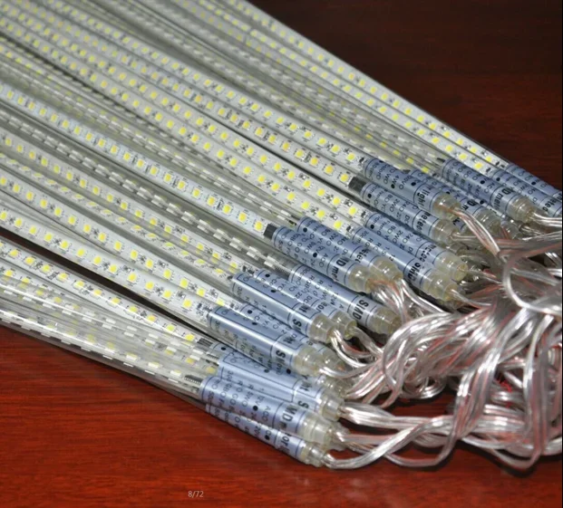 Светодиодный фонарь для метеоритного душа