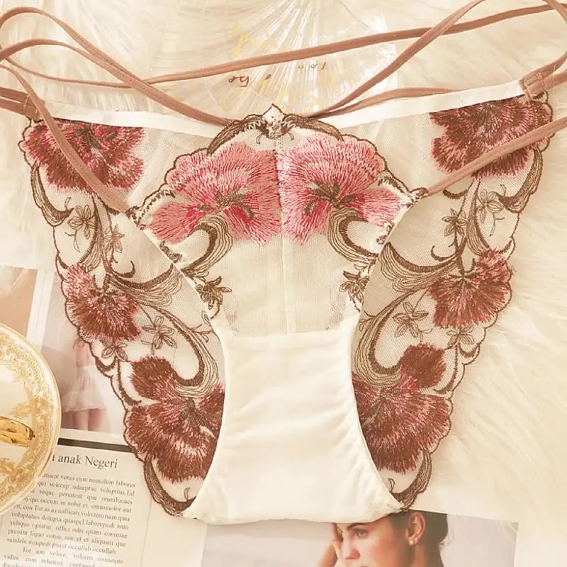

2022 European and American Women Panties Embroidered Thin Belt Low Waist Underpants Sexy Comfortable Breathable Ladies Briefs