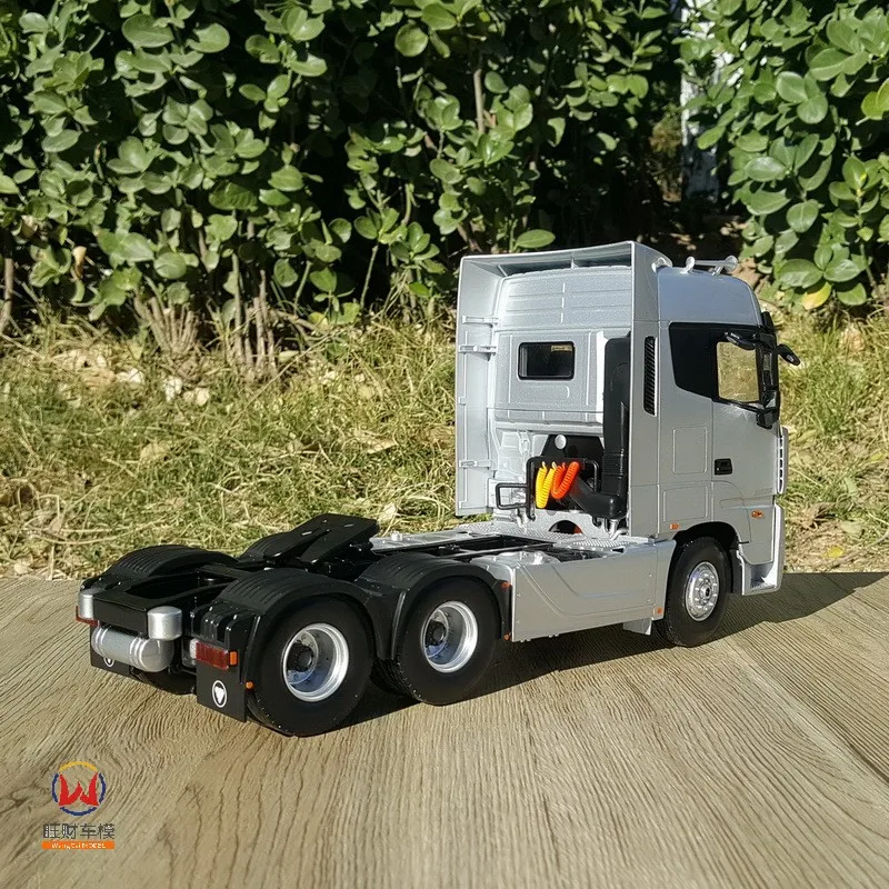 Коллекционная литая под давлением масштабная модель реплика 1:24 Foton Daimler Auman R EST