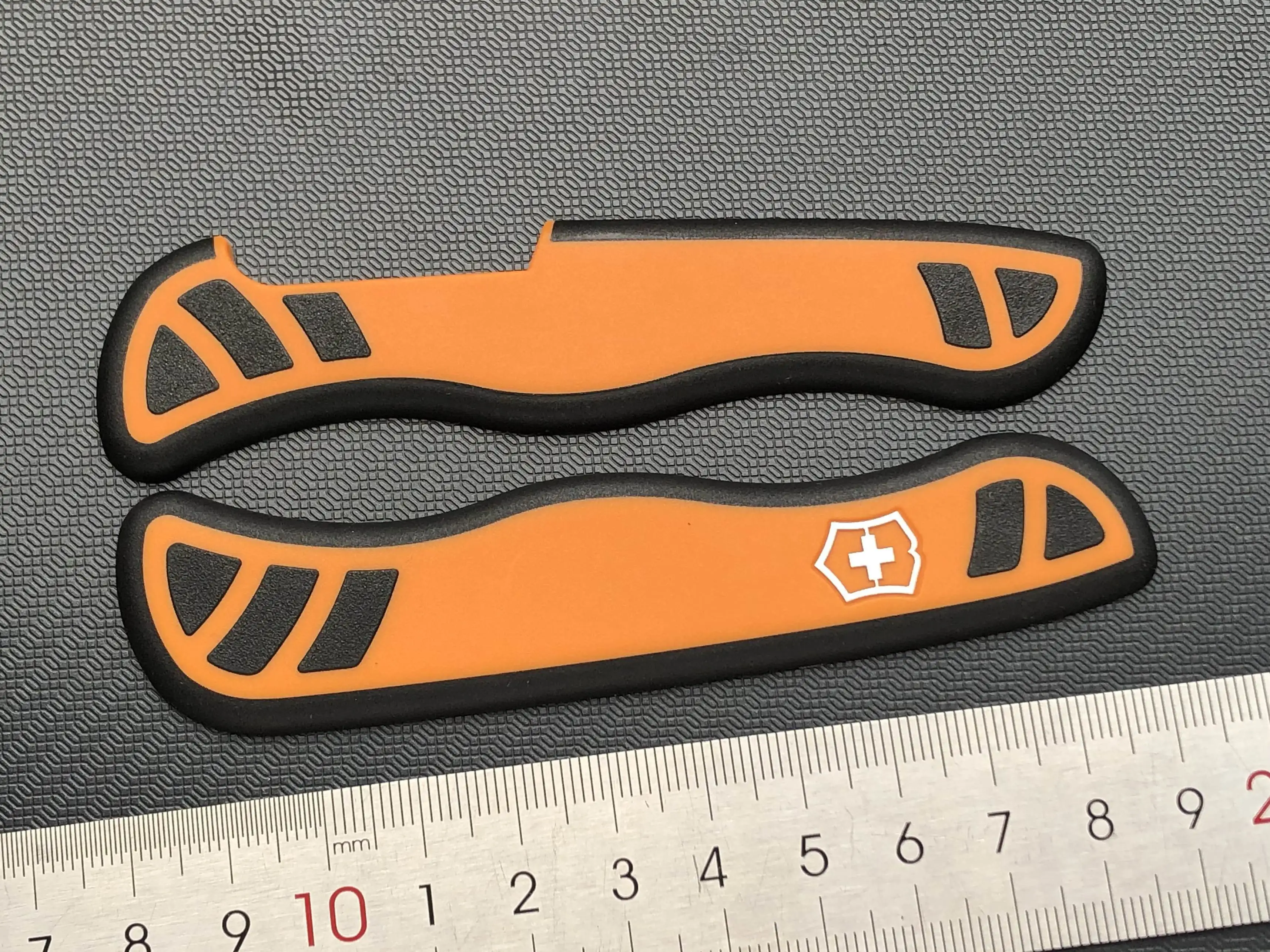 

Швейцарский армейский нож 111 мм 0,8341. MC9, запчасти для ручек