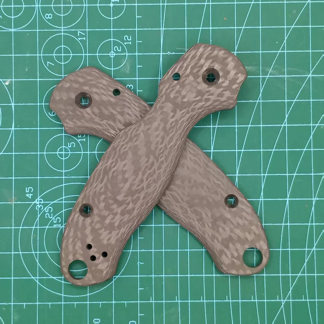 Фото 1 пара весов с ручкой ножа из углеродного волокна для складного ножа Spyderco C223 Para3 №1
