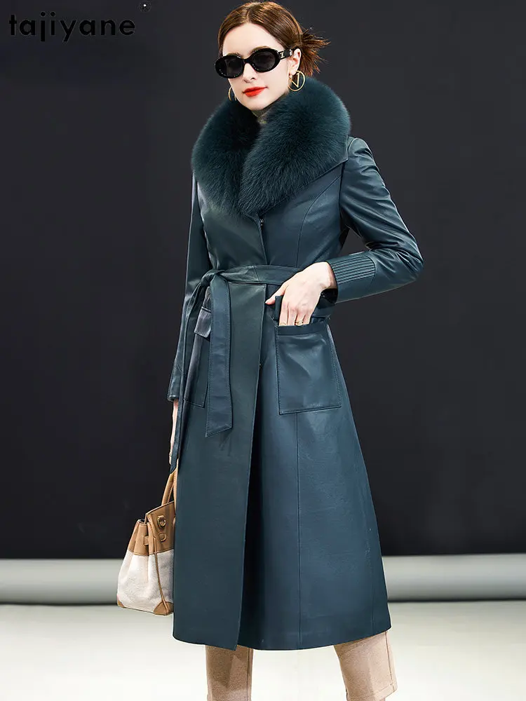 Рисунок 2 - Женский пуховик средней длины Tajiyane