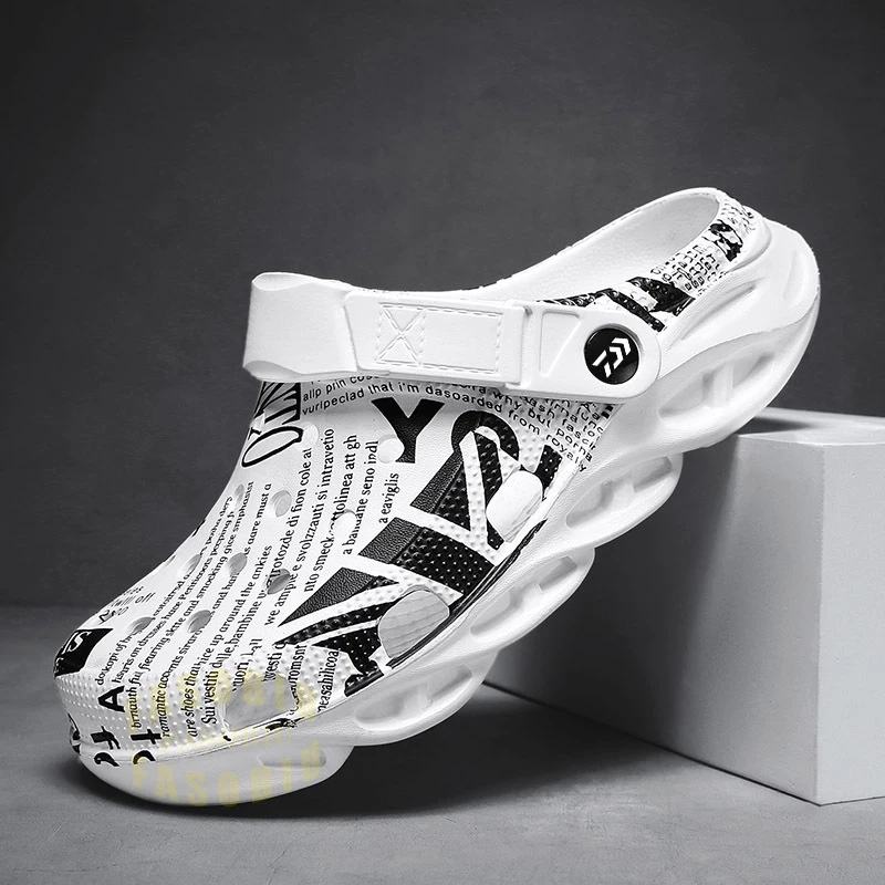 

Fishing Slippers Summer Fashion Beach Men Sandals Rubber Flat Breathable Zuecos Hombre Klompen Garden Fishing Shoes