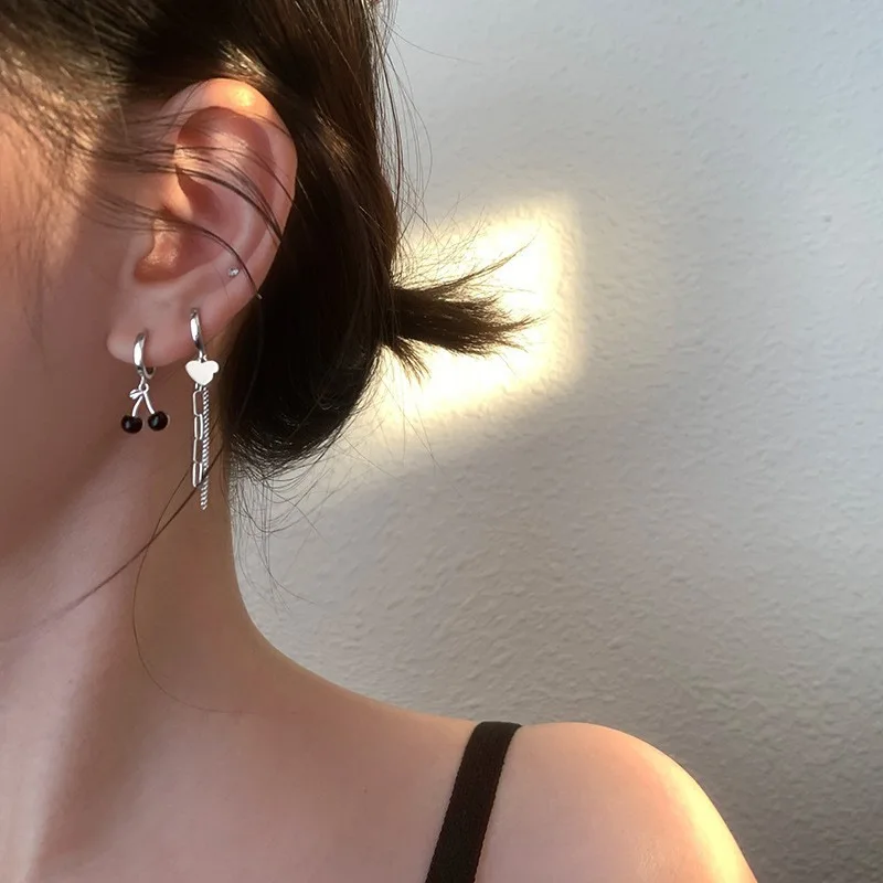 Женские серьги в виде сердца с серебряной подвеской вишни