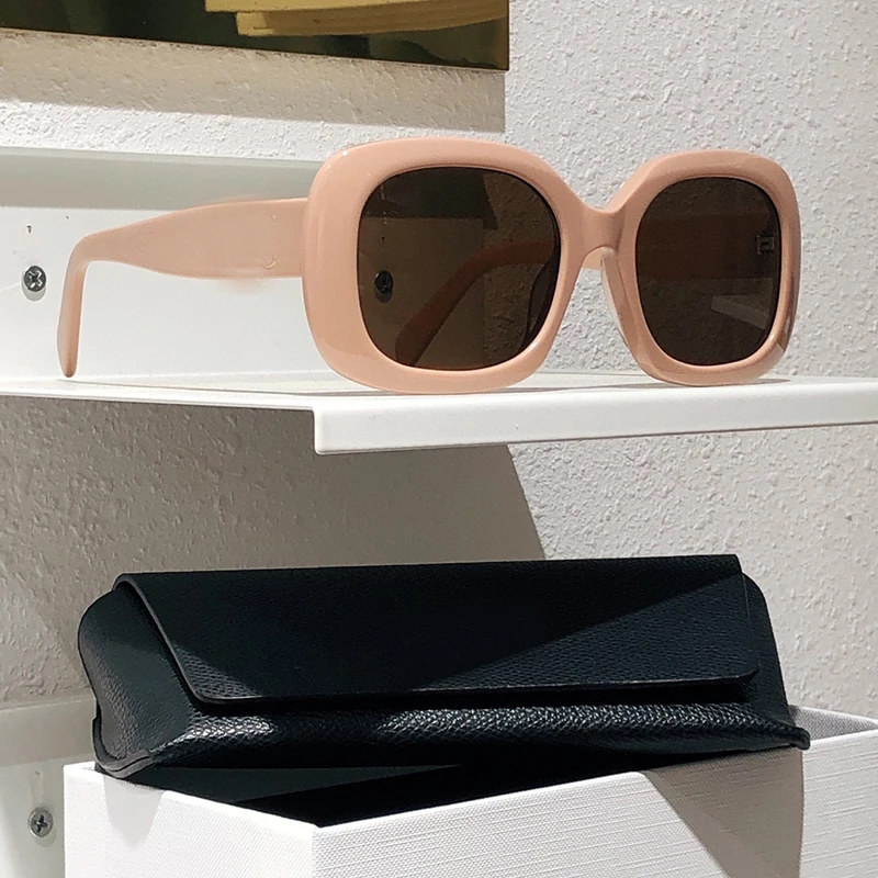 2023 top quality Pink plate sunglasses women's retro casual resort sunglasses