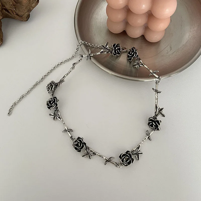 

Women's Rose Flower Choker Necklace Vintage Clavicle Necklace Girl Jewelry Accessories